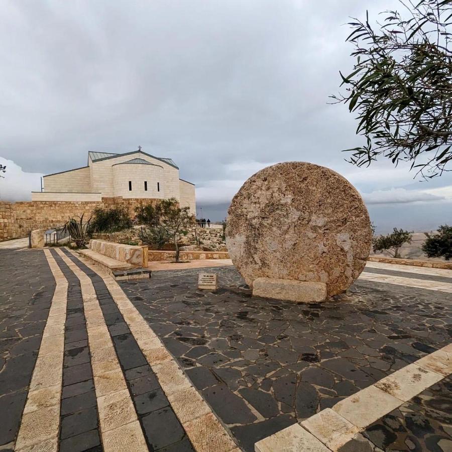 Grand Hotel Madaba Buitenkant foto